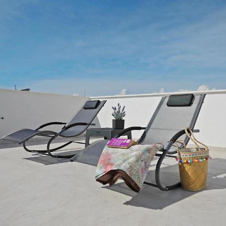 Luxury Majpruz Suites I زادار الغرفة الصورة