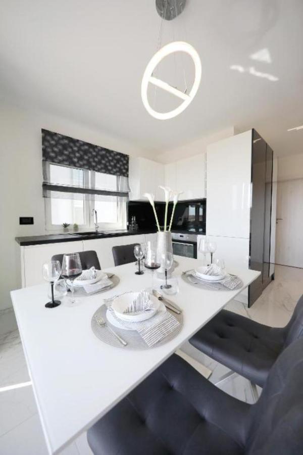 Luxury Majpruz Suites I زادار المظهر الخارجي الصورة