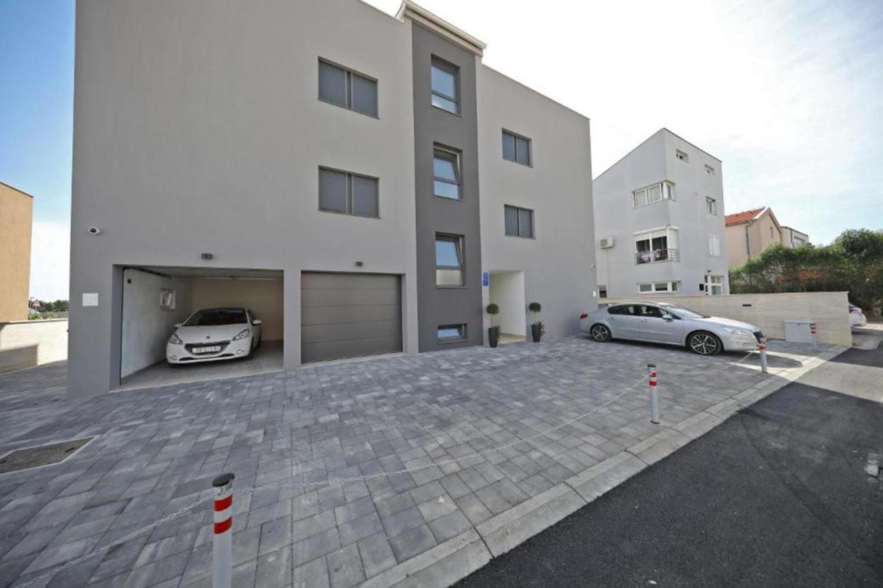 Luxury Majpruz Suites I زادار المظهر الخارجي الصورة