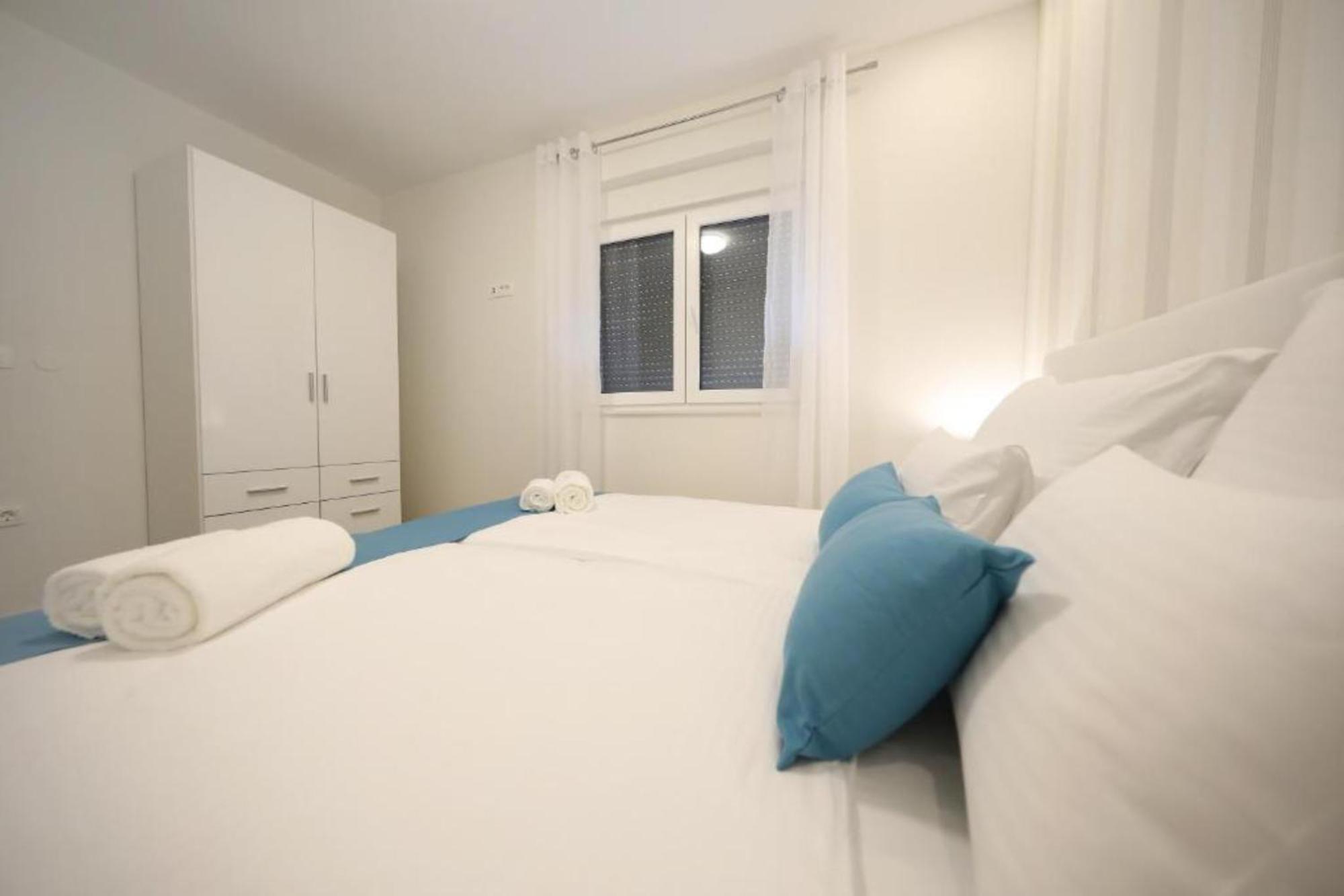 Luxury Majpruz Suites I زادار الغرفة الصورة