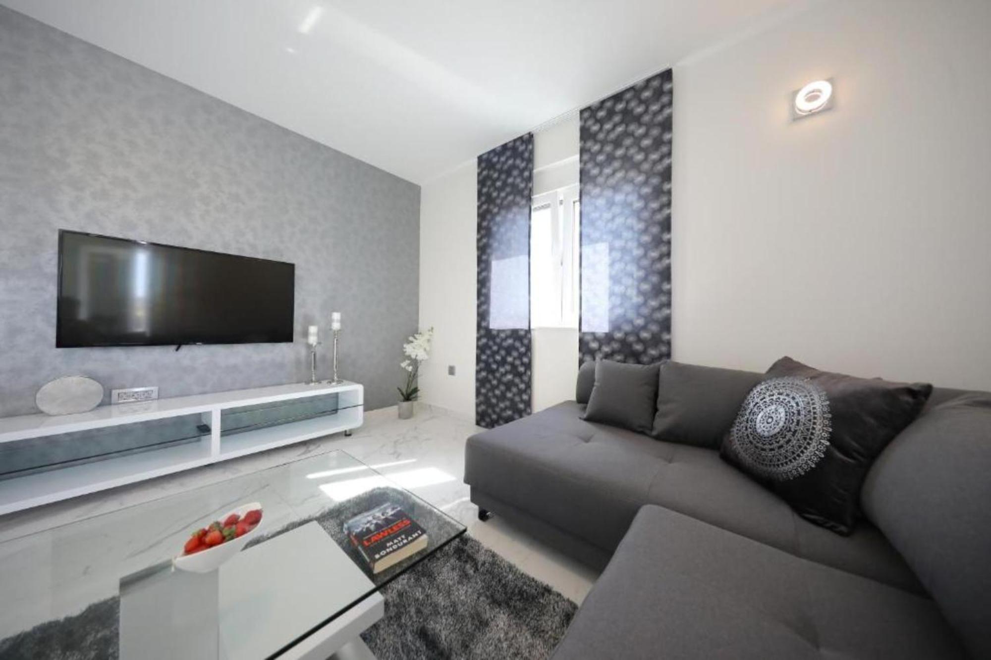 Luxury Majpruz Suites I زادار الغرفة الصورة