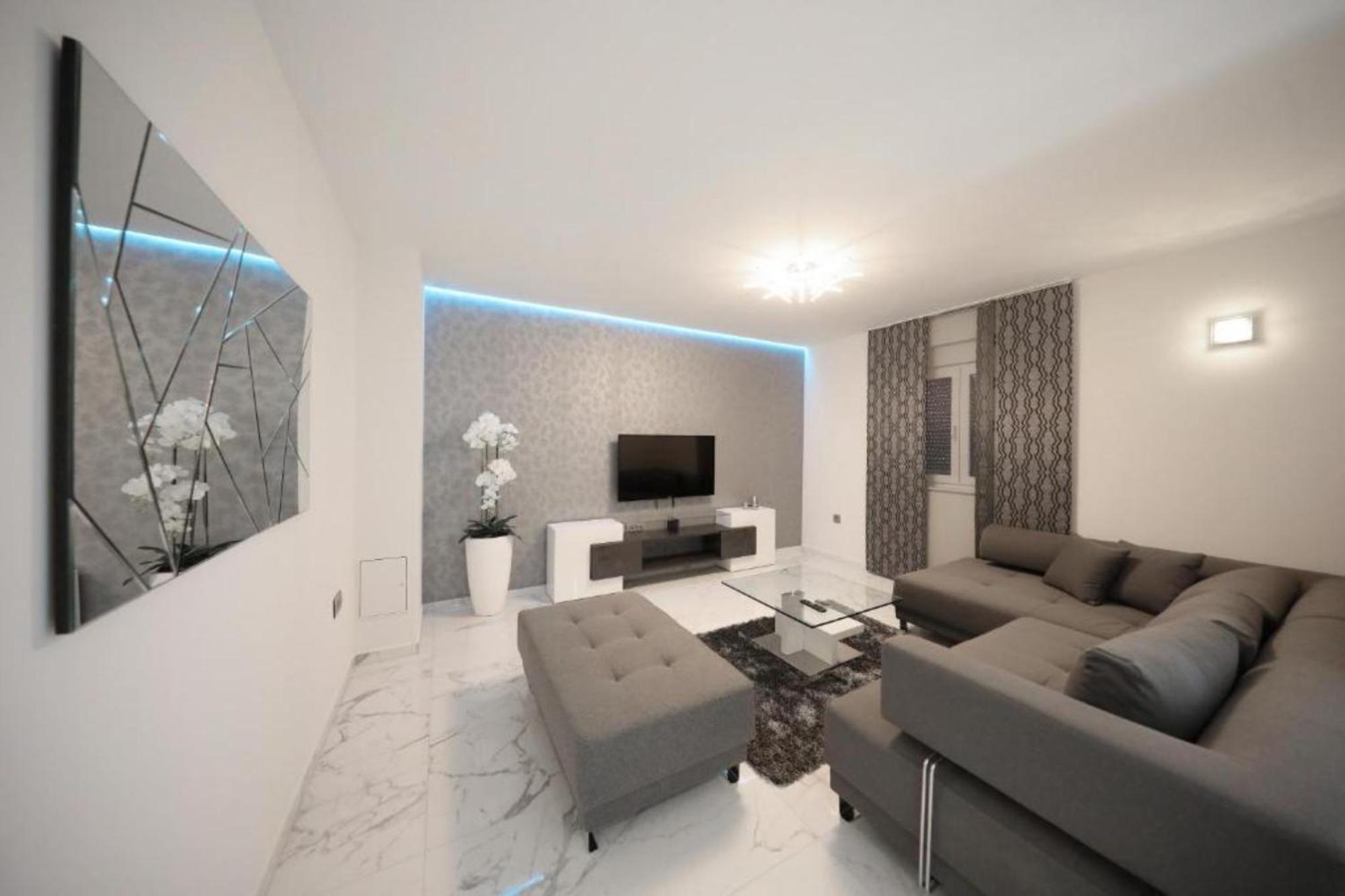 Luxury Majpruz Suites I زادار الغرفة الصورة